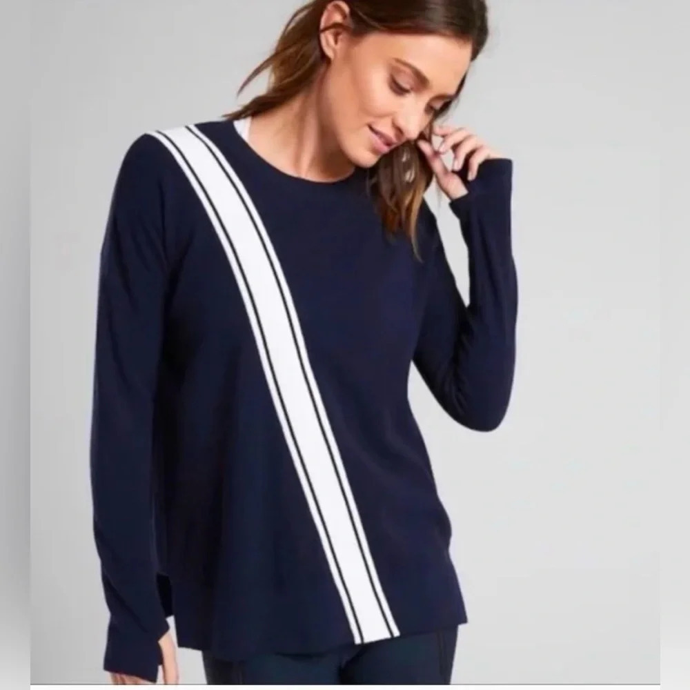 Athleta 
Blue/white 
Sweater 
Size md
Pit to pit 23”
Length 27”